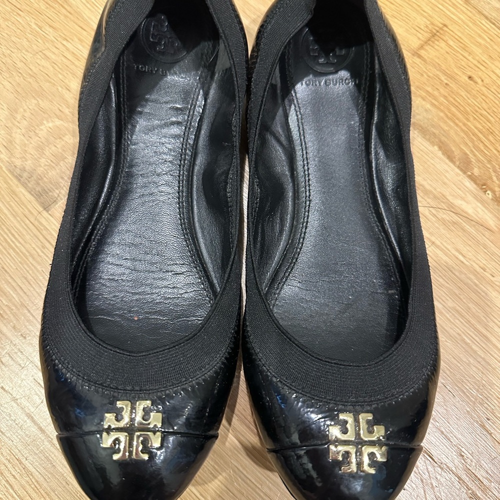 Tory Burch size 7w Black and Gold Leather Flats - Picture 2 of 8